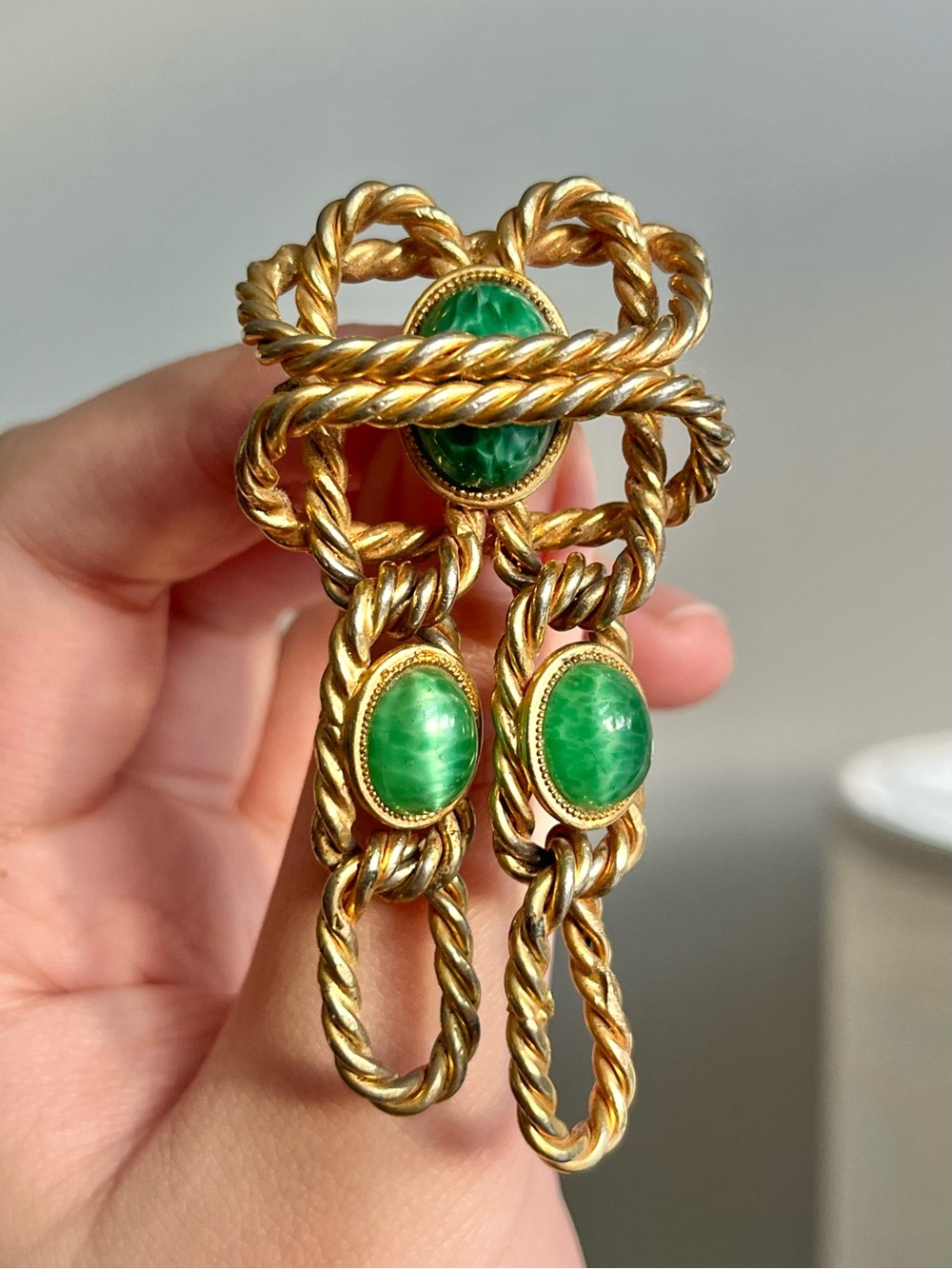 Authentic Vintage Dior 1967 Jade Green Glass Cabochon Braided Gold Drop Brooch - Picture 3 of 6